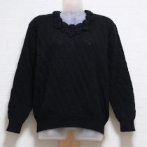 黒モチーフ模様編みセーター